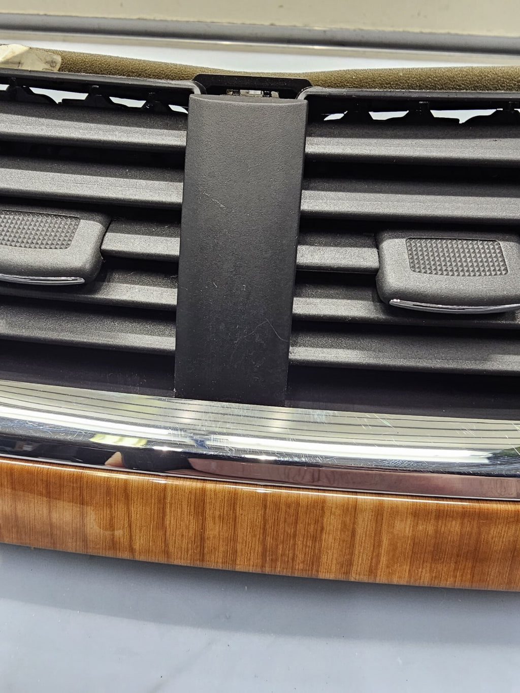 🔥08-12 Chevy MALIBU Dash Heater AIR VENT Front Center Bezel Trim WOODGRAIN