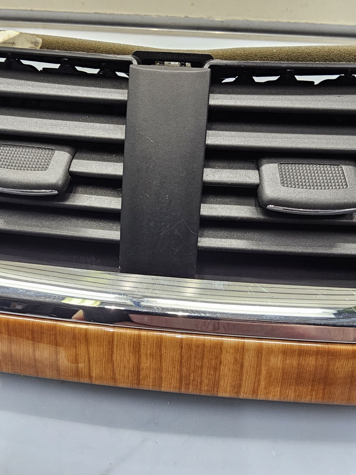 🔥08-12 Chevy MALIBU Dash Heater AIR VENT Front Center Bezel Trim WOODGRAIN