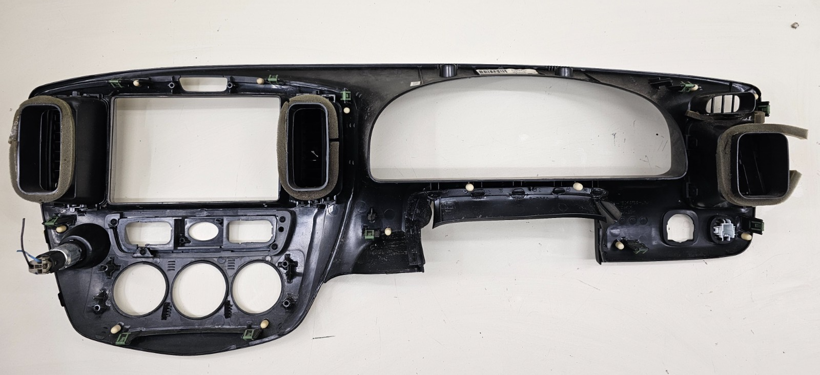 01-06 Tribute Dash Instrument Cluster Speedometer Bezel Trim Panel Black/Silver