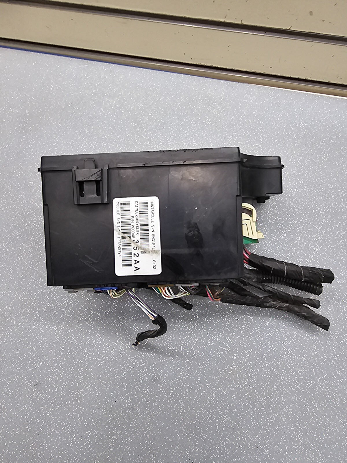 🔥2008 - 2009 CHRYSLER SEBRING / AVENGER FUSEBOX POWER RELAY TIPM MODULE BCM