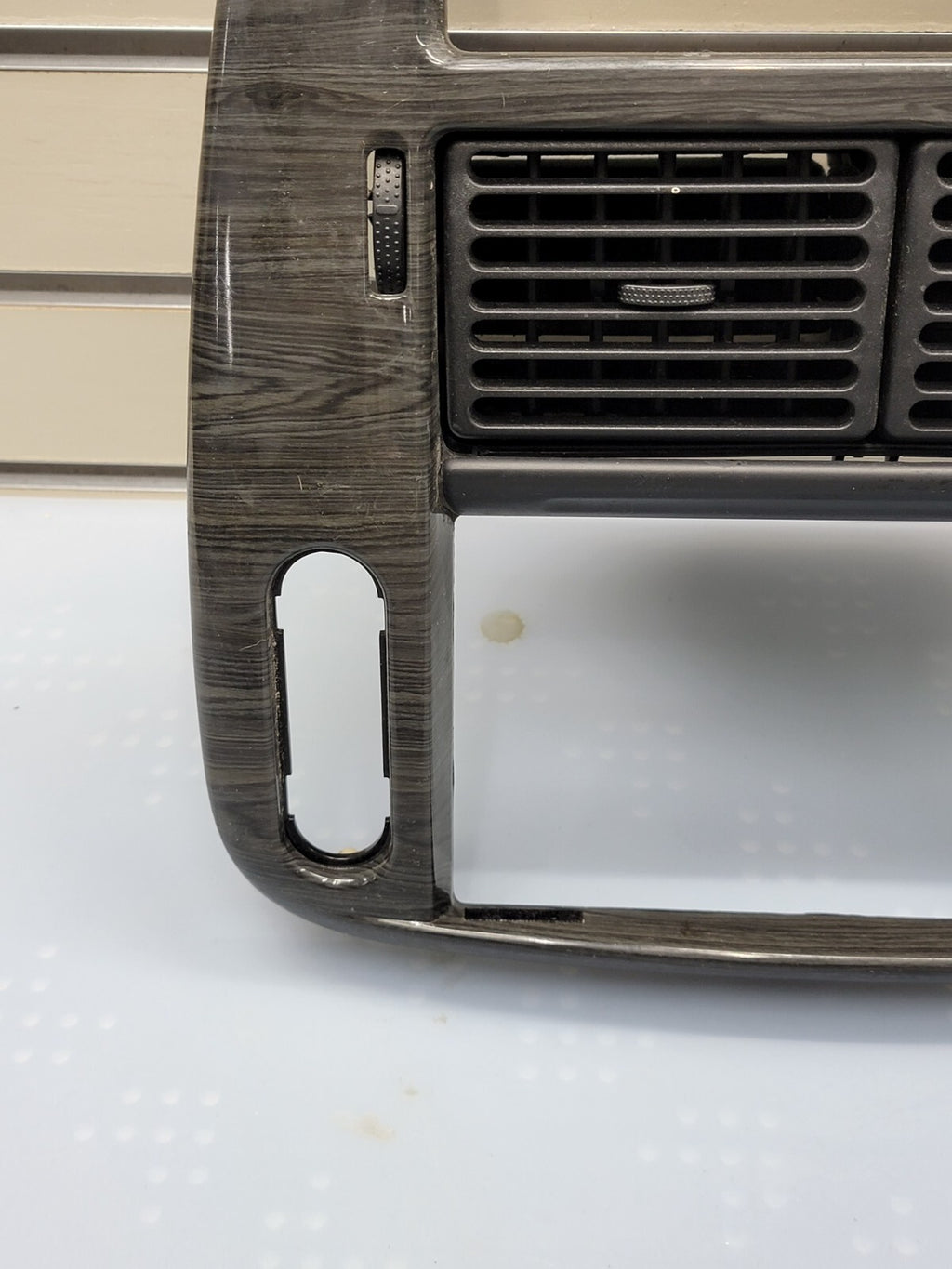 02-05 FORD EXPLORER RADIO AUDIO CLIMATE TEMPERATURE CONTROL BEZEL TRIM GRAY