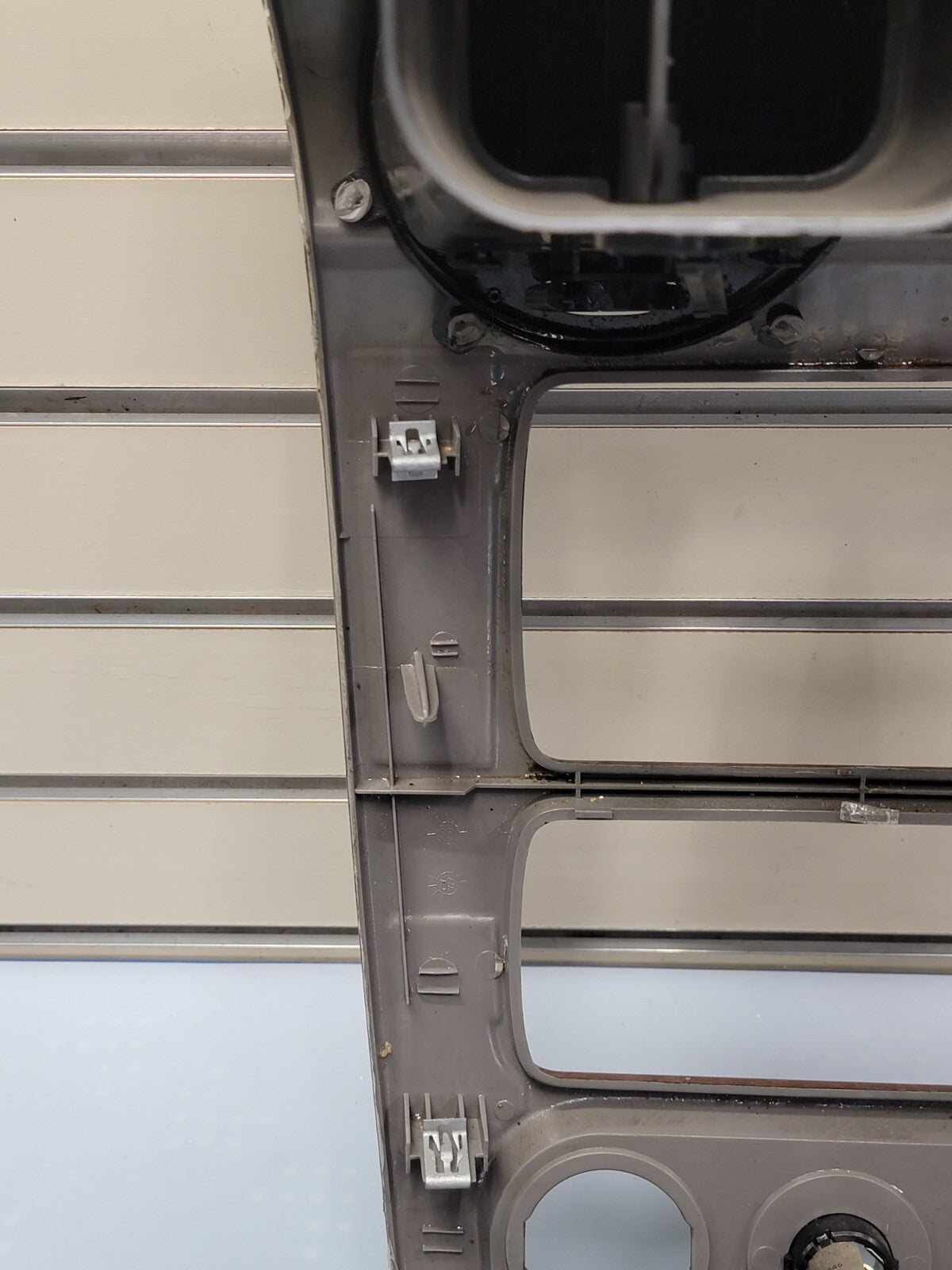 🔥03 - 08 GMC ENVOY XL WOODGRAIN FRONT UPPER RADIO DASH VENT BEZEL TRIM B45