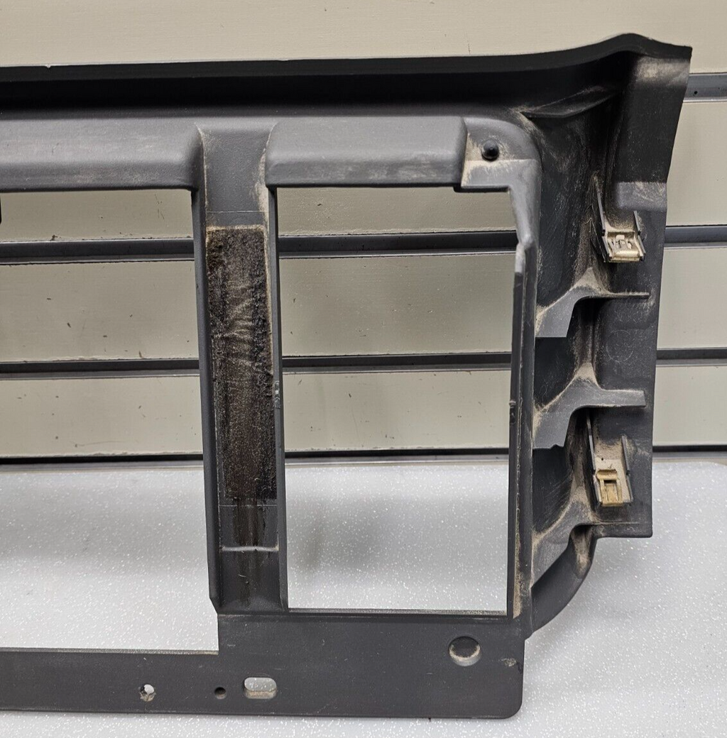 🔥03-06 Silverado Sierra Dash Glove Box Interior FRAME CENTER CONSOLE ASSEMBLY