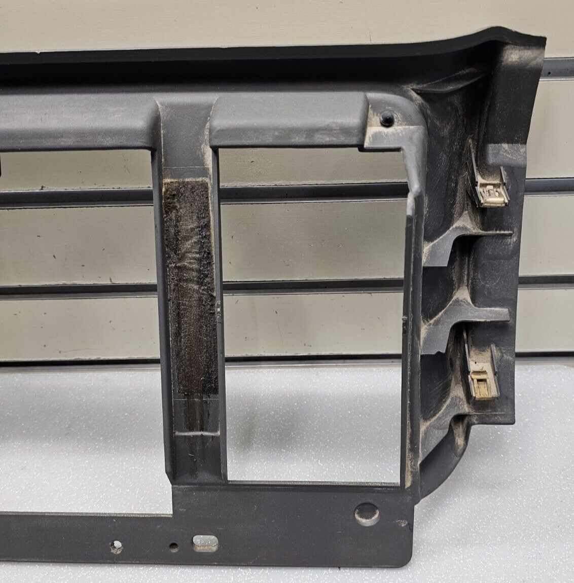 🔥03-06 Silverado Sierra Dash Glove Box Interior FRAME CENTER CONSOLE ASSEMBLY