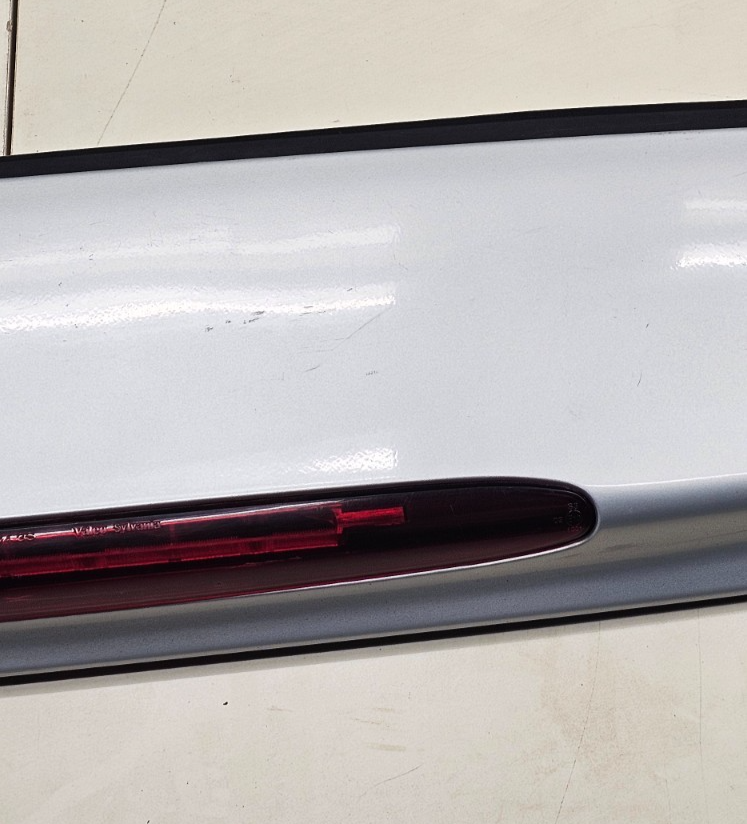 🔥2002-2009 Chevrolet Trailblazer Rear Hatch Spoiler Brake Light WHITE OEM SP2