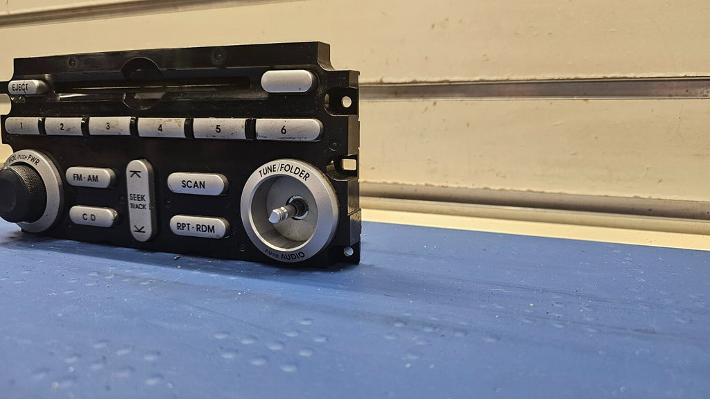 06-08 Mitsubishi ENDEAVOR Dash AM FM Radio CD Player Control Stereo Assembly OEM