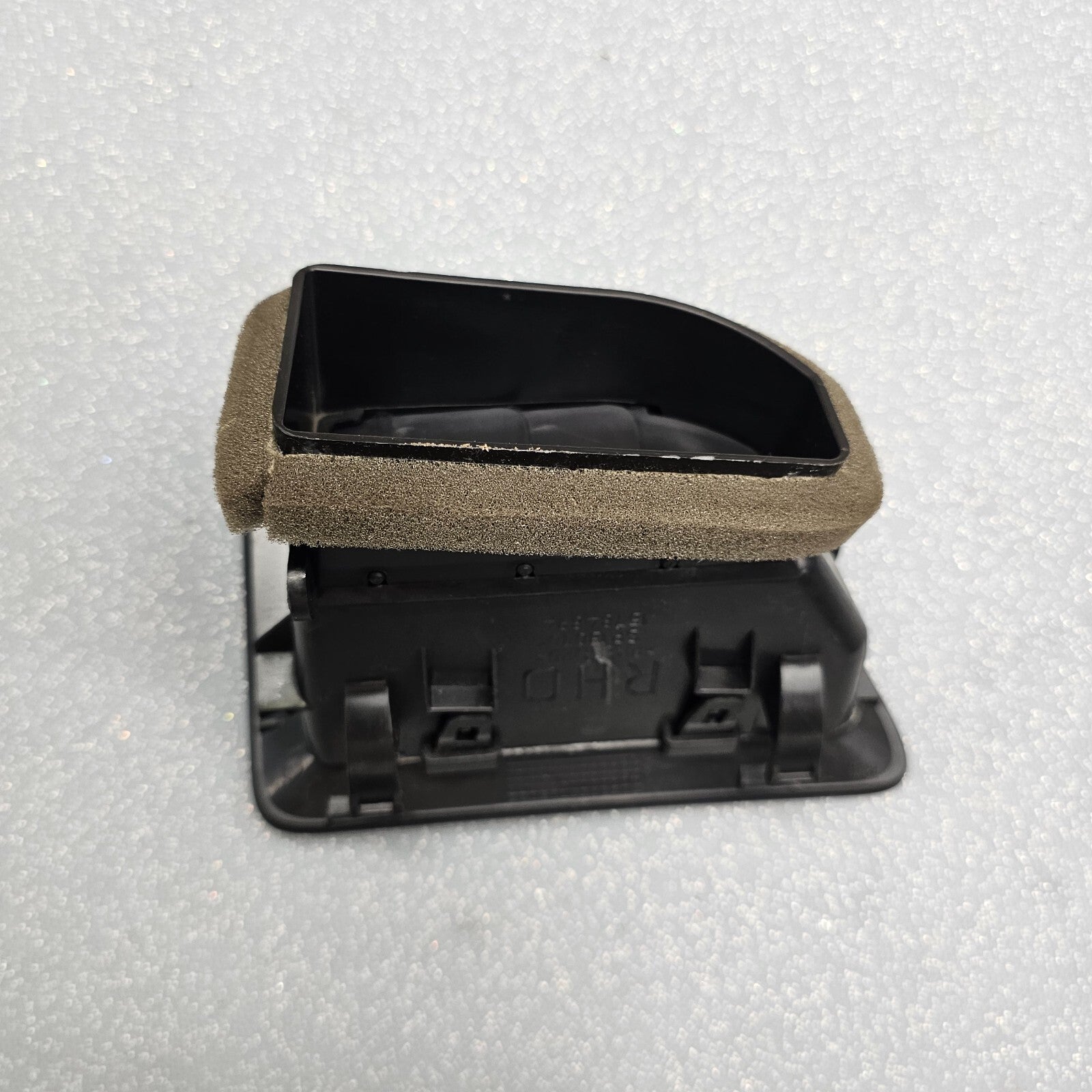 08-12 Chevy MALIBU Dash A/CHeater AIR VENT Front RIGHT Passenger Side BLACK VT46
