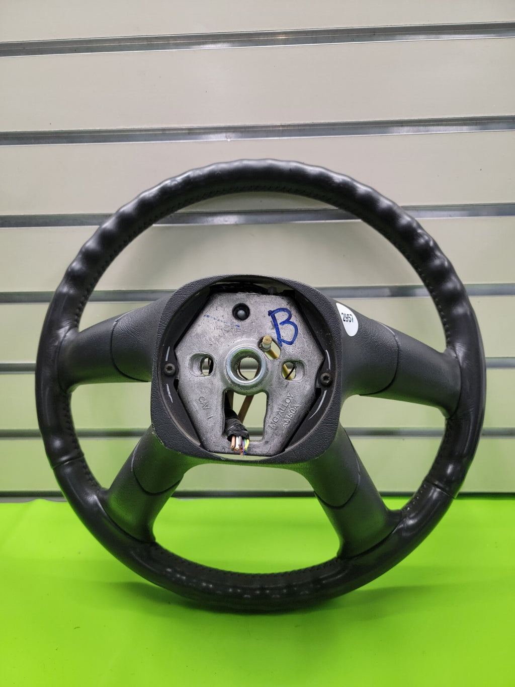 🔥03-06 SILVERADO SIERRA YUKON TAHOE SUBURBAN STEERING WHEEL LEATHER BLACK