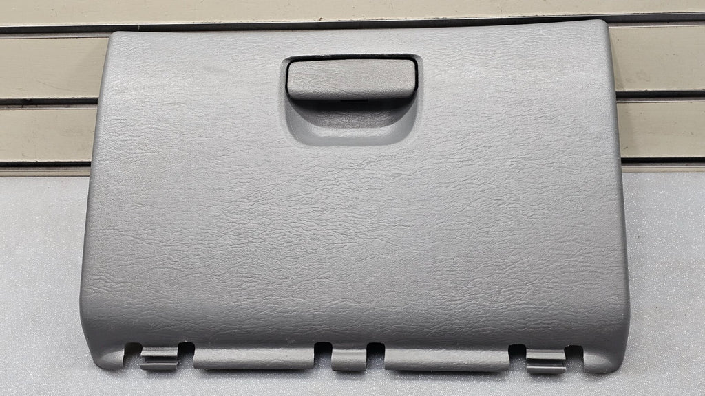 🔥01-07 CARAVAN TOWN COUNTRY VOYAGER DASH GLOVE BOX COMPARTMENT ASSEMBLY GRAY