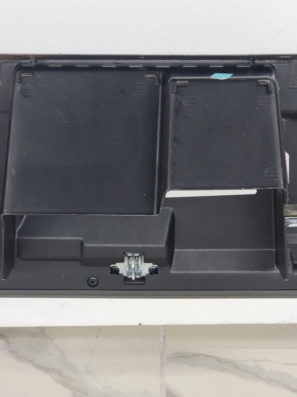 02-06 CADILLAC ESCALADE GLOVE BOX GLOVEBOX DASH STORAGE COMPARTMENT OE GRAY G9
