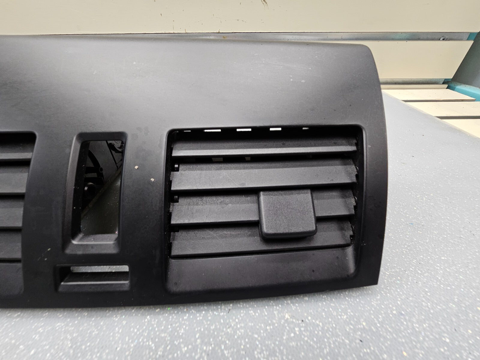 10-13 MAZDA 3 CENTER DASH AIR VENT BEZEL A/C HEATER TEMPERATURE TRIM PANEL BLACK