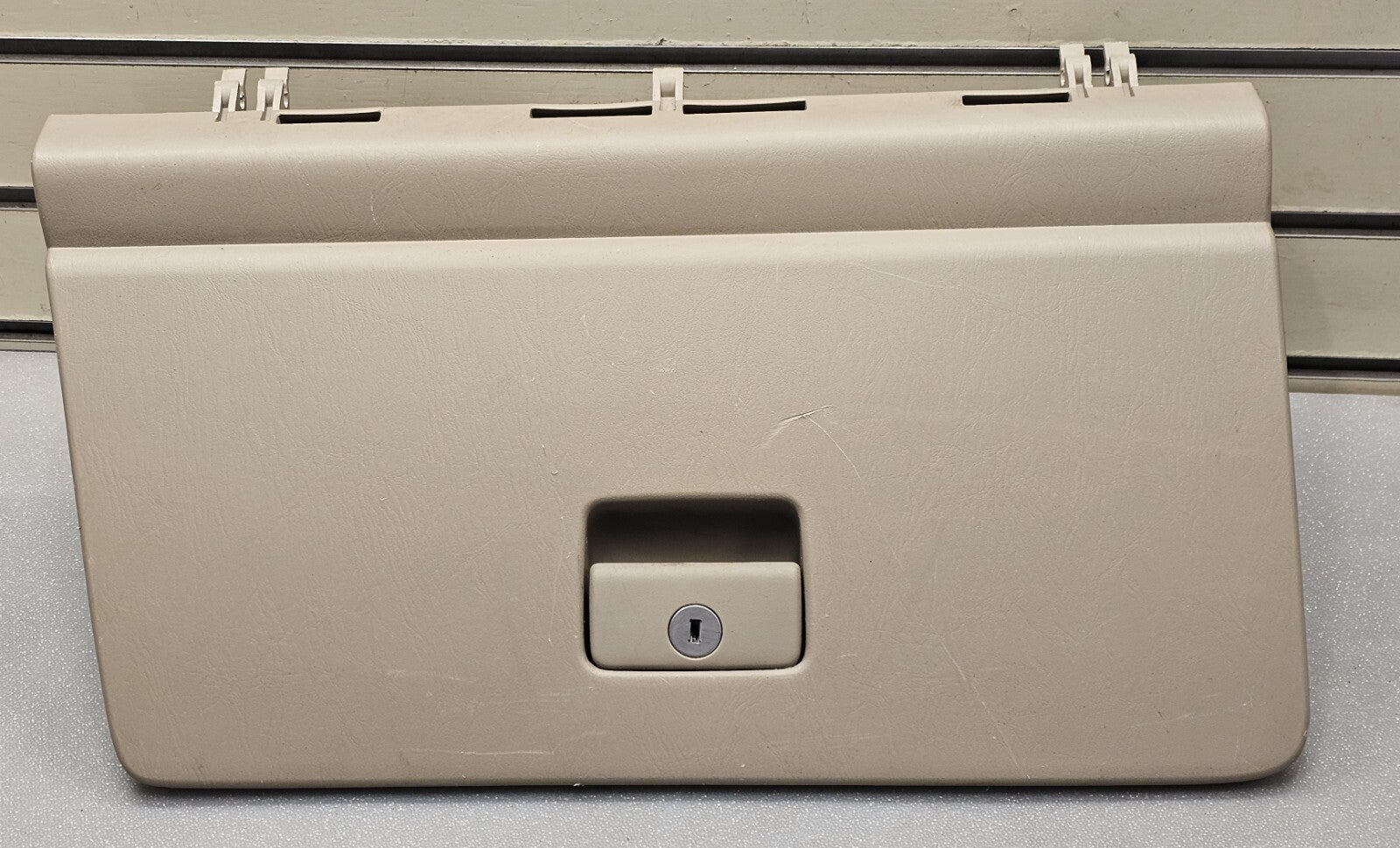 🔥02-06 CAMRY GLOVE BOX DASH STORAGE COMPARTMENT ASSEMBLY COVER TRIM HANDLE TAN