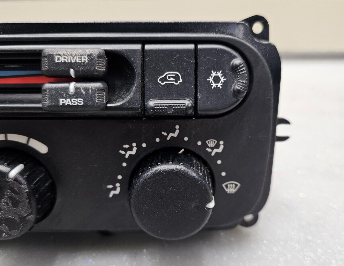04-07 Dodge Caravan Town Country Dash AC Climate Temperature Heater Control OEM
