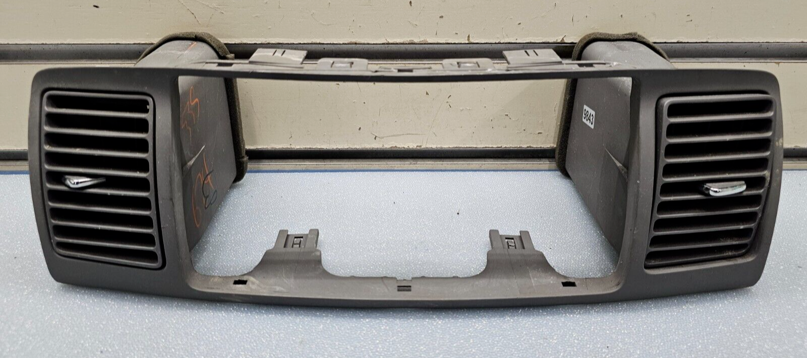 🔥03-08 COROLLA CENTER DASH AM FM RADIO STEREO BEZEL TRIM PANEL OEM DK GRAY B28