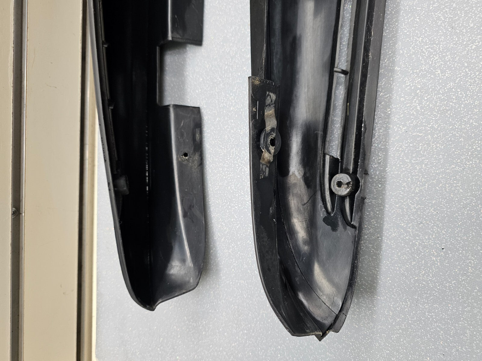 🔥95-99 Chevy GMC C/K Left Right Rear Exterior  D Pillar Barn Door Trim Molding