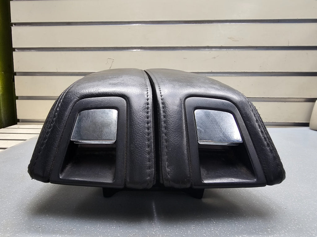 13-19 LINCOLN MKT Front Floor Console Arm Rest Lid Cover Top Pad Assembly Black