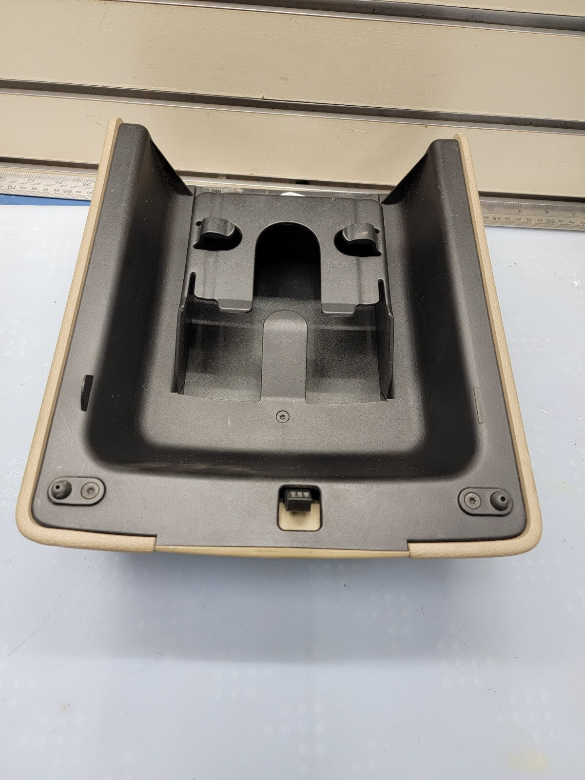 🔥07-14 FORD EXPEDITION CENTER CONSOLE COLUMN SHIFT ARM REST LID  TAN