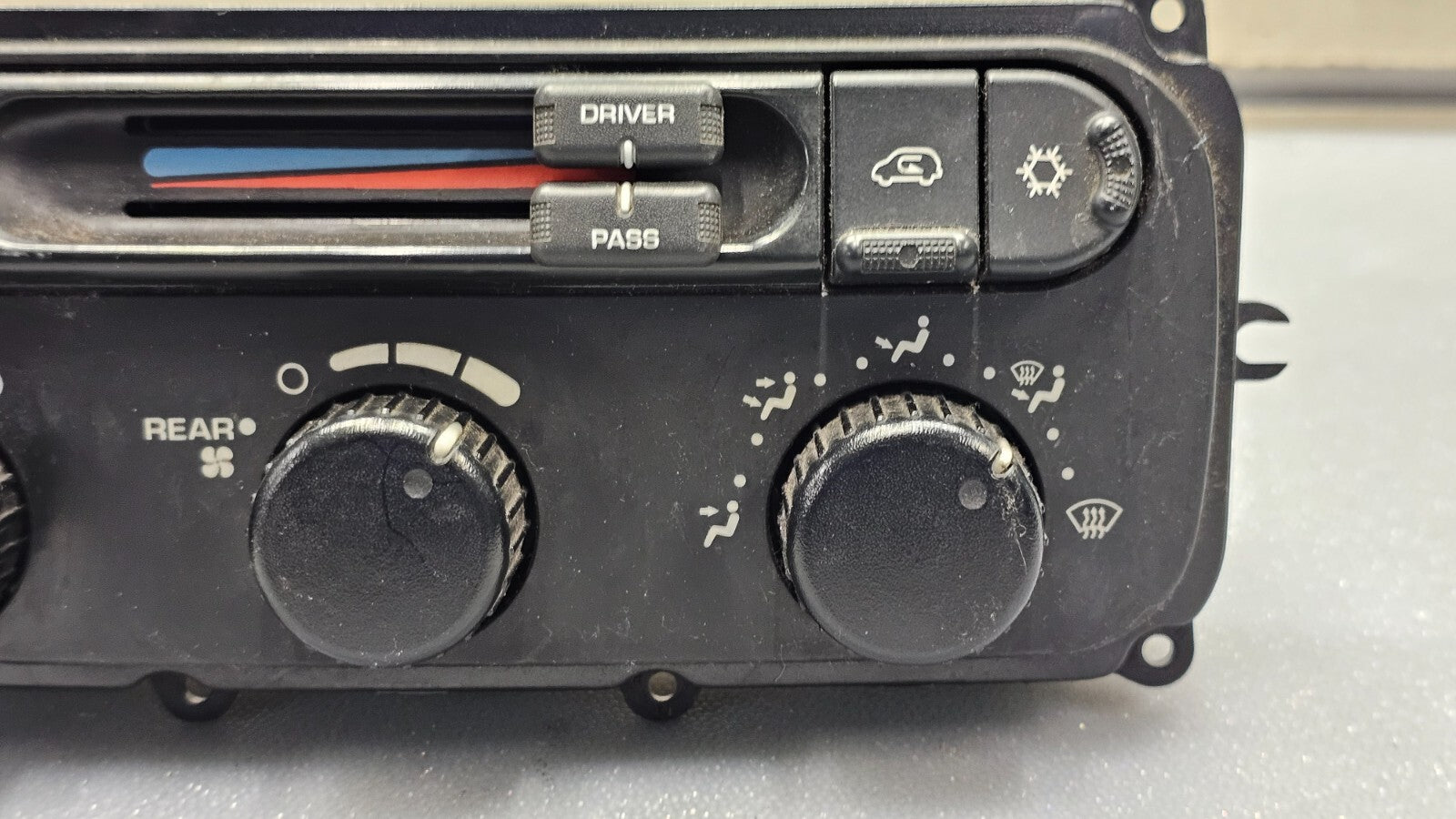 🔥04-07 Caravan Town Country Dash AC Climate Temperature Heater Control Unit OEM