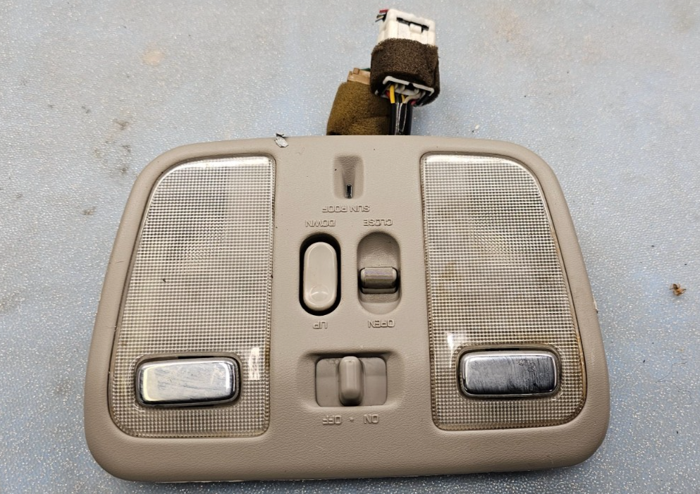 🔥1997-1999 INFINITI Q45 FRONT INTERIOR DOME MAP LIGHT OEM TAN