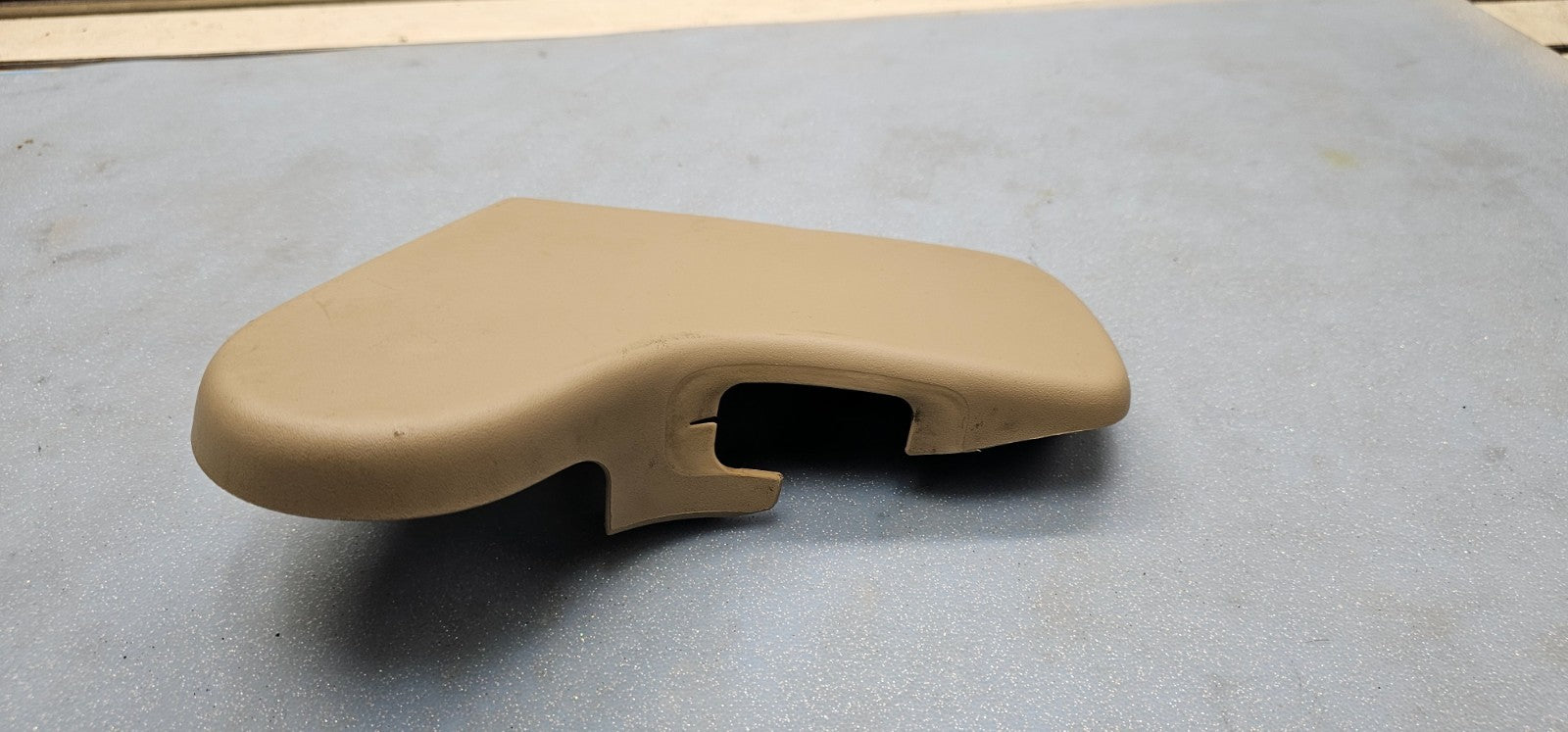 🔥07-14 Tahoe Suburban Yukon RH Passenger Front Seat Buckle Trim Cover TAN