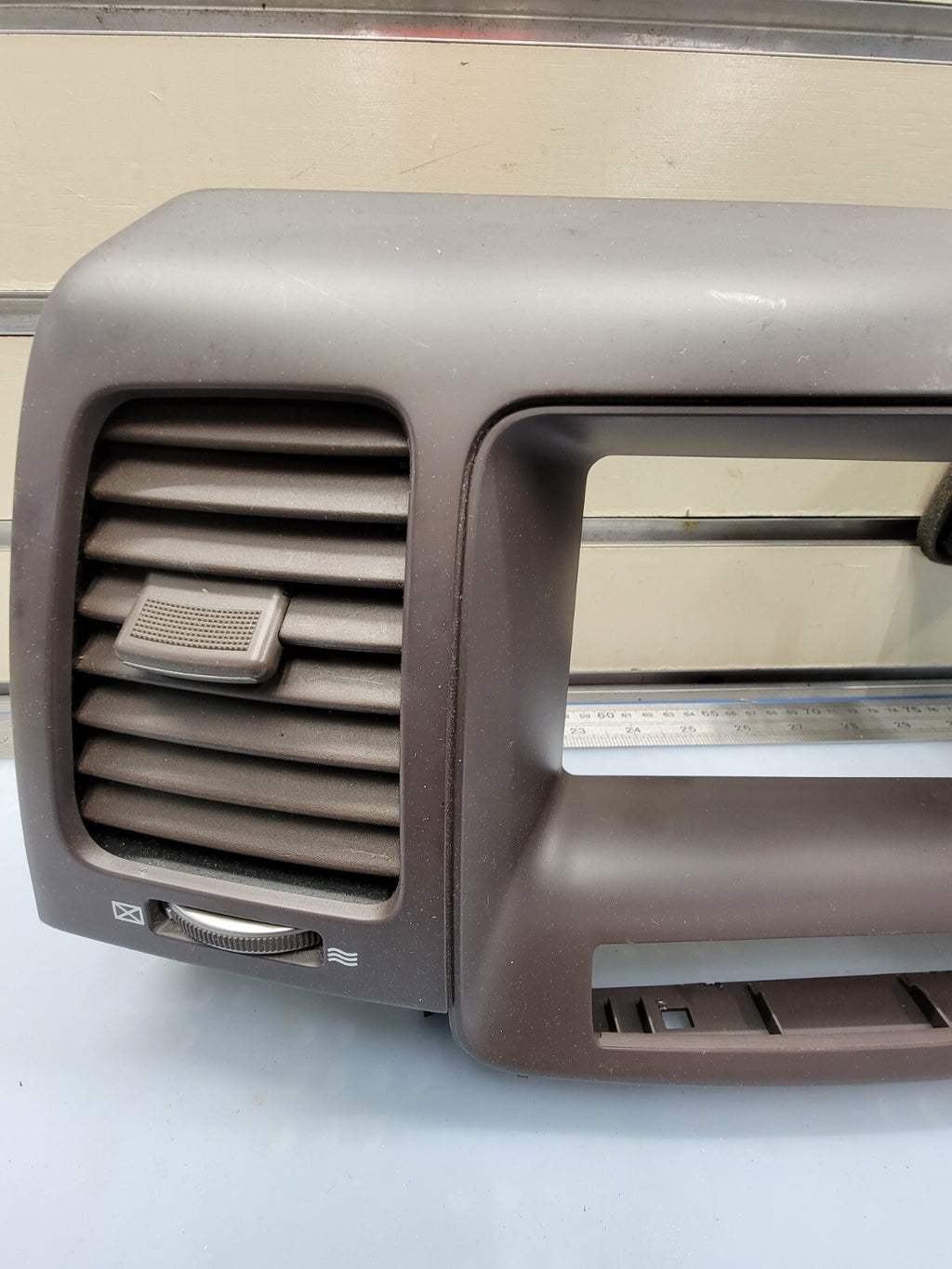 🔥 2007-2009 KIA AMANTI  FRONT DASH RADIO STEREO BEZEL FRAME TRIM PANEL TAN OEM