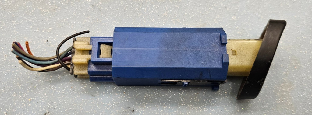 🔥2000-2005 Chevrolet Impala Hazard Warning Emergency Switch Dorman SW50