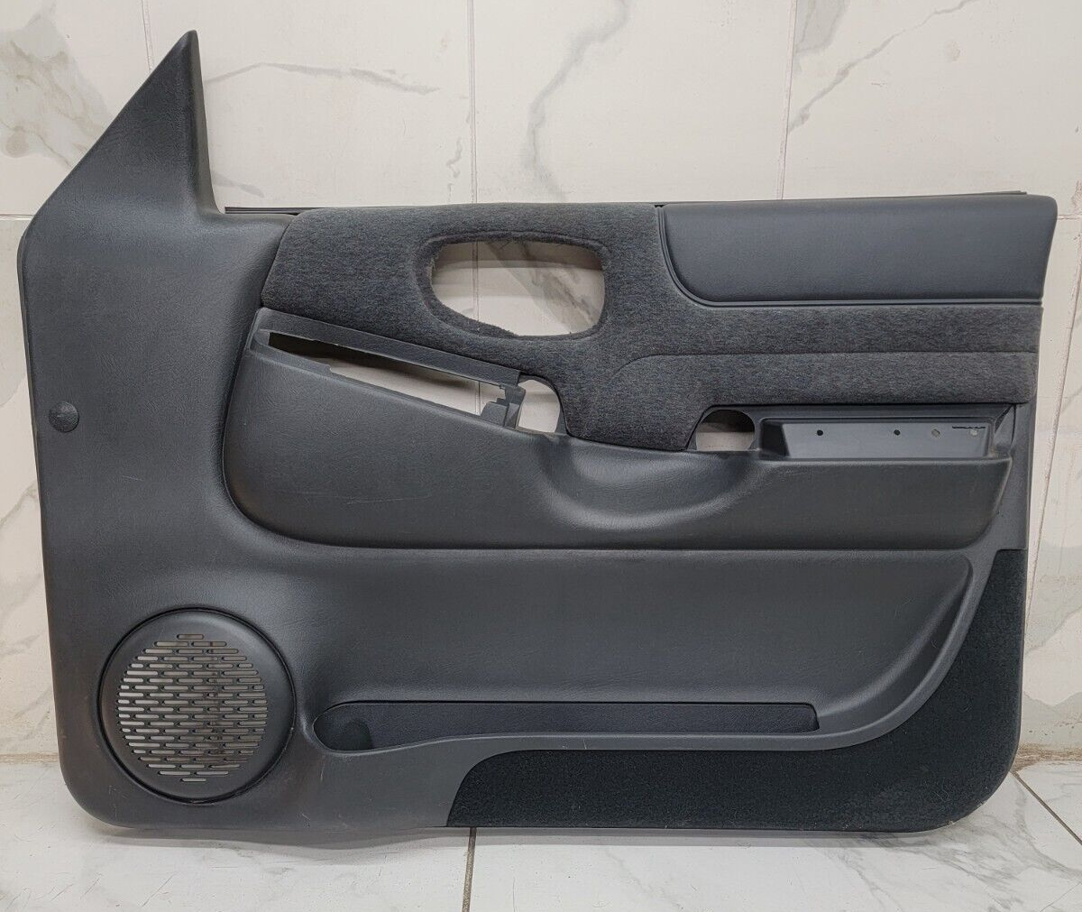 98-04 Chevy Blazer Jimmy S-10 GMC Sonoma Front Door Panels AUTO OEM RIGHT GRAY