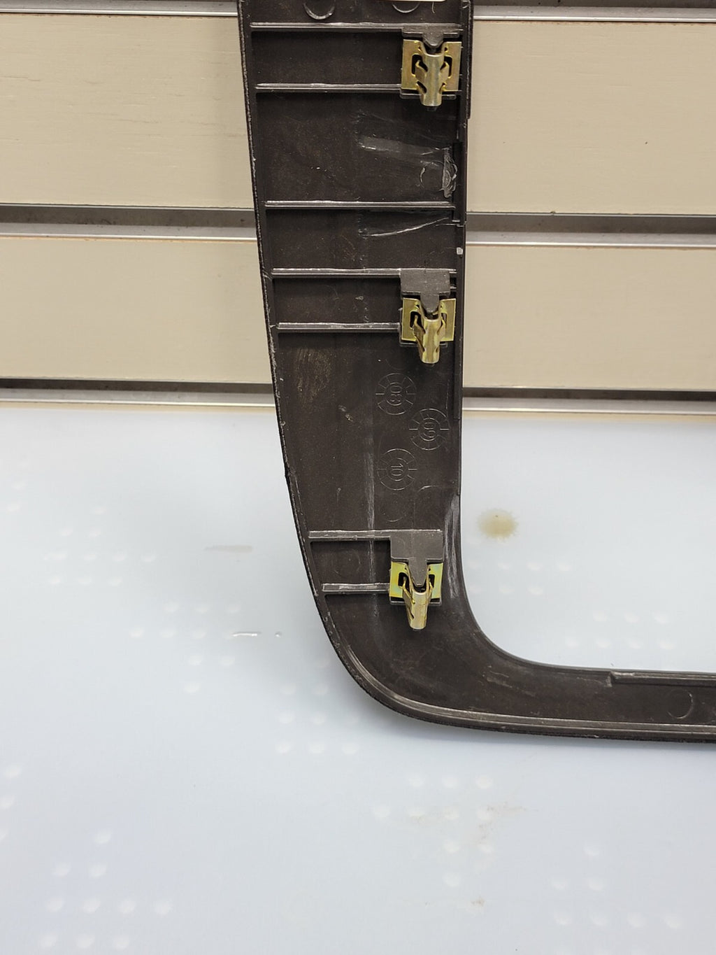 🔥07-13 SUBURBAN TAHOE YUKON CENTER DASH RADIO BEZEL TRIM SILVER