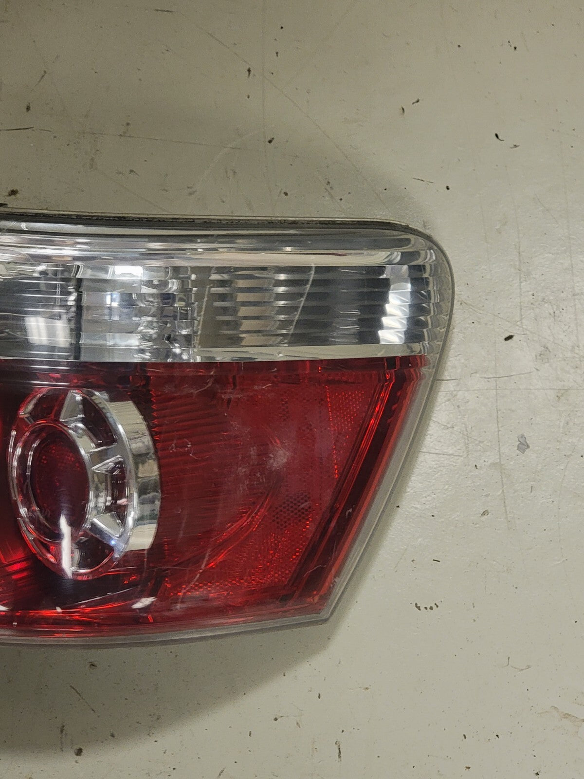 🔥2007 - 2012 GMC ACADIA PASSENGER Side Tail LED Light Rear Lamp