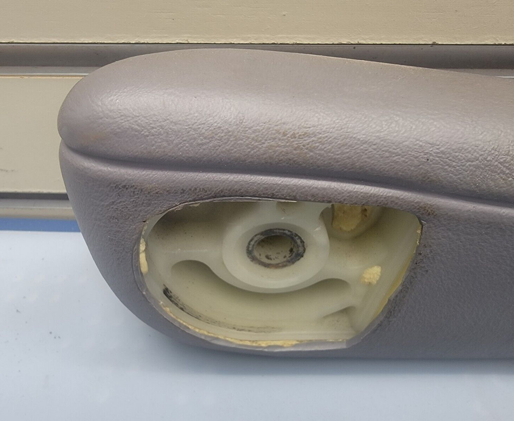 🔥01-07 Dodge Grand Caravan Town &Country Front Right Seat Arm Rest Plastic GRAY