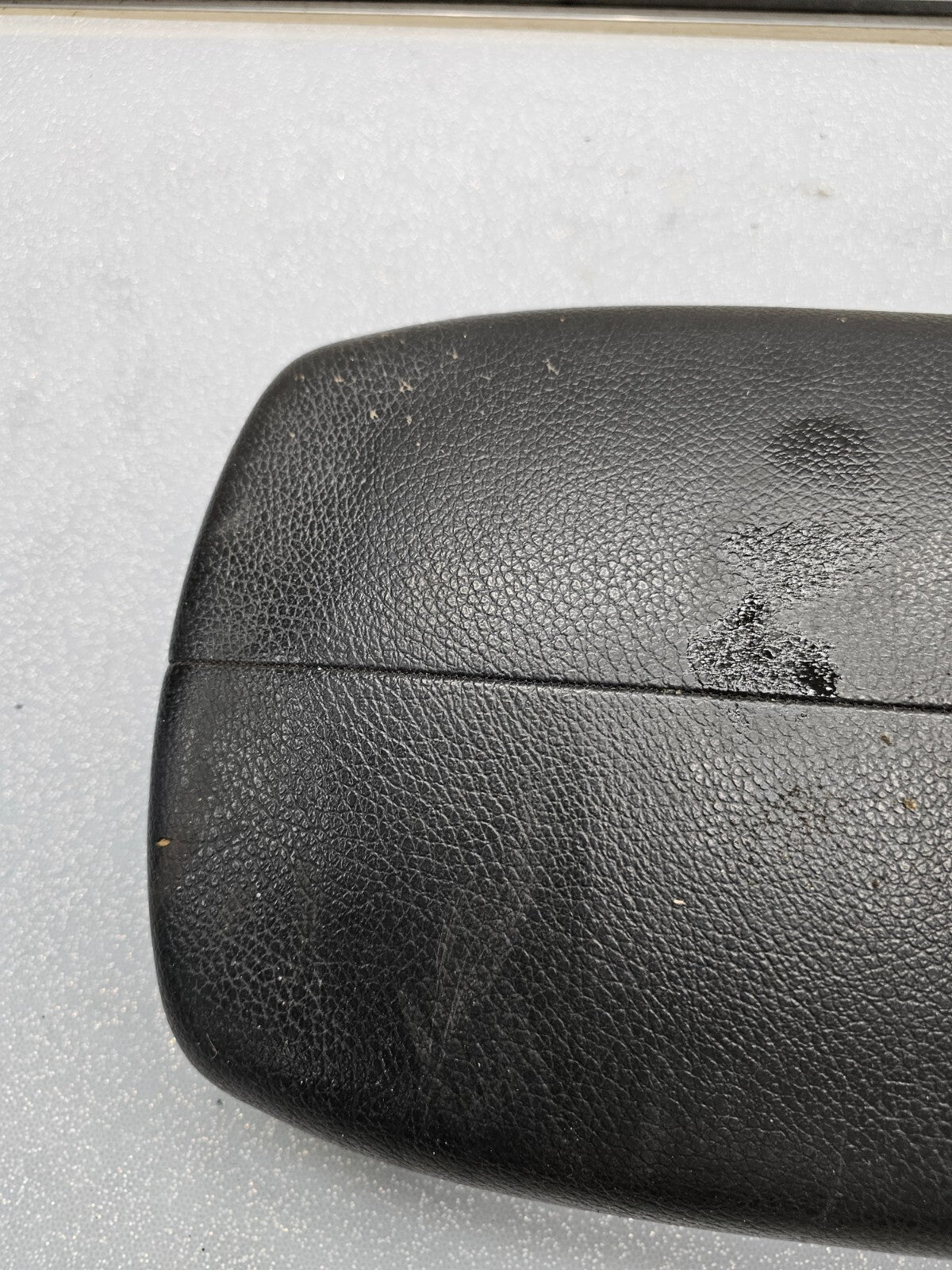 🔥10-13 Kia Sorento Console Lid Cover Leather Top Pad Armrest Assembly Black OEM