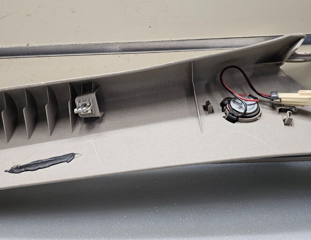 🔥07-13 Silverado Sierra A Pillar Roof Molding LEFT Driver Speak LIGHT GRAY P2