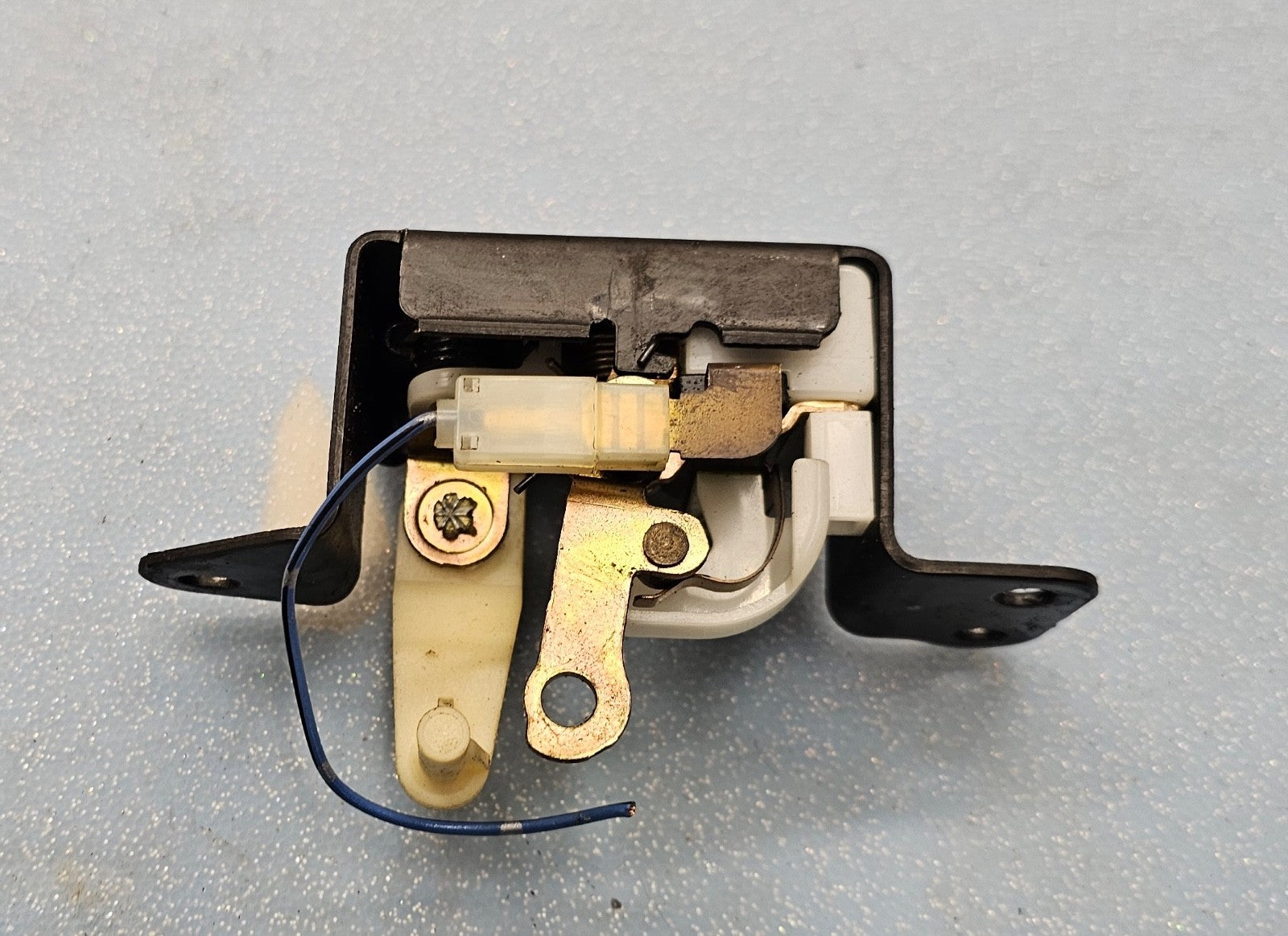 🔥97-01 Honda CR-V Rear Upper Trunk Liftgate Window Glass Latch Lock Hatch OEM