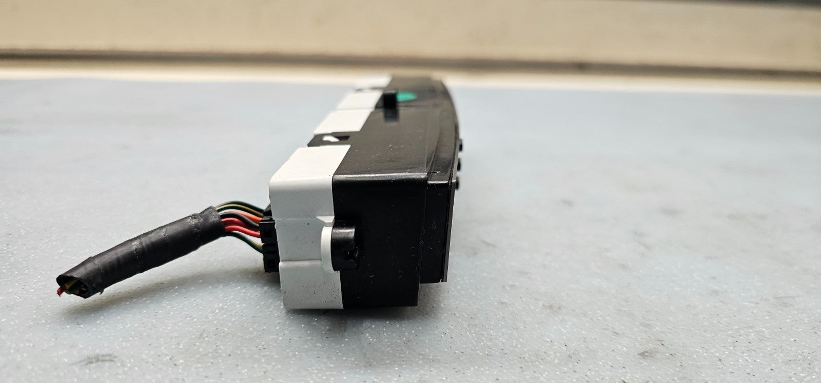 🔥03-09 KIA SORENTO Digital Clock Display Screen Black OEM