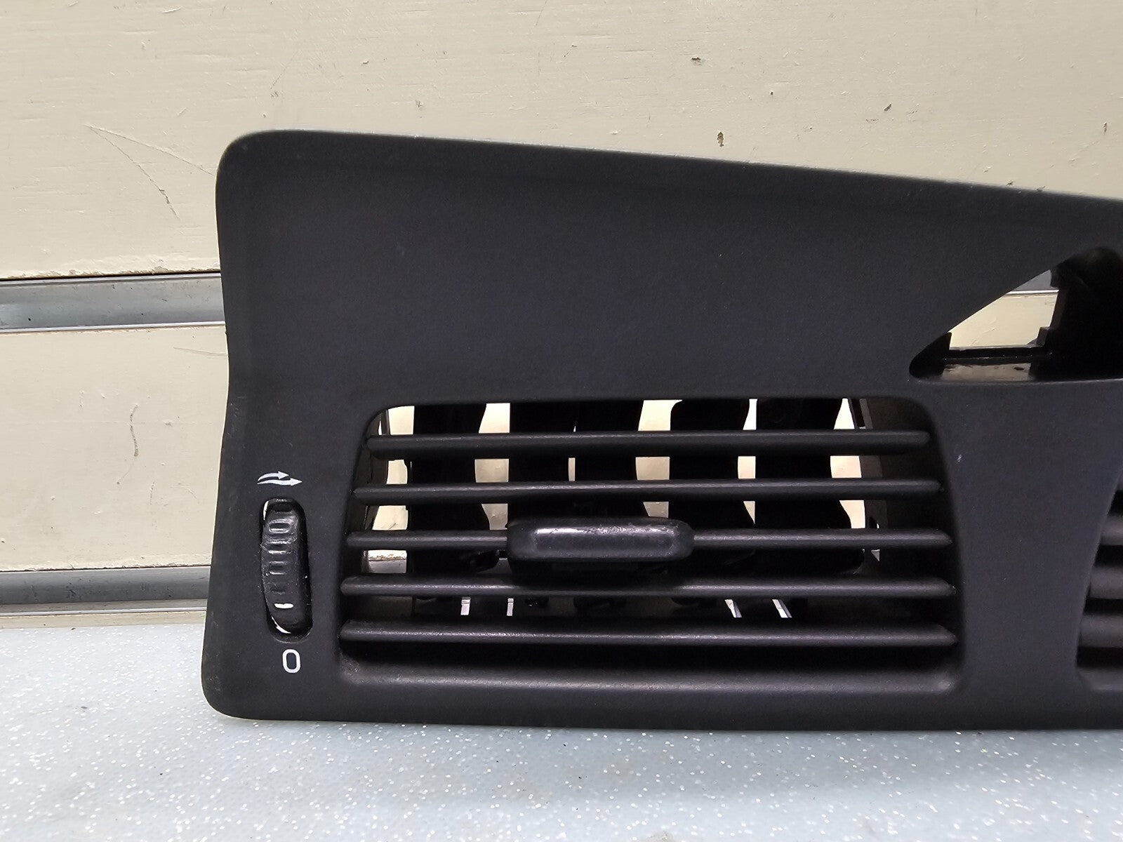 🔥04-09 Volvo S60 Dash Center AC Vent Grill Air Duct Trim Hazard Switch Cover