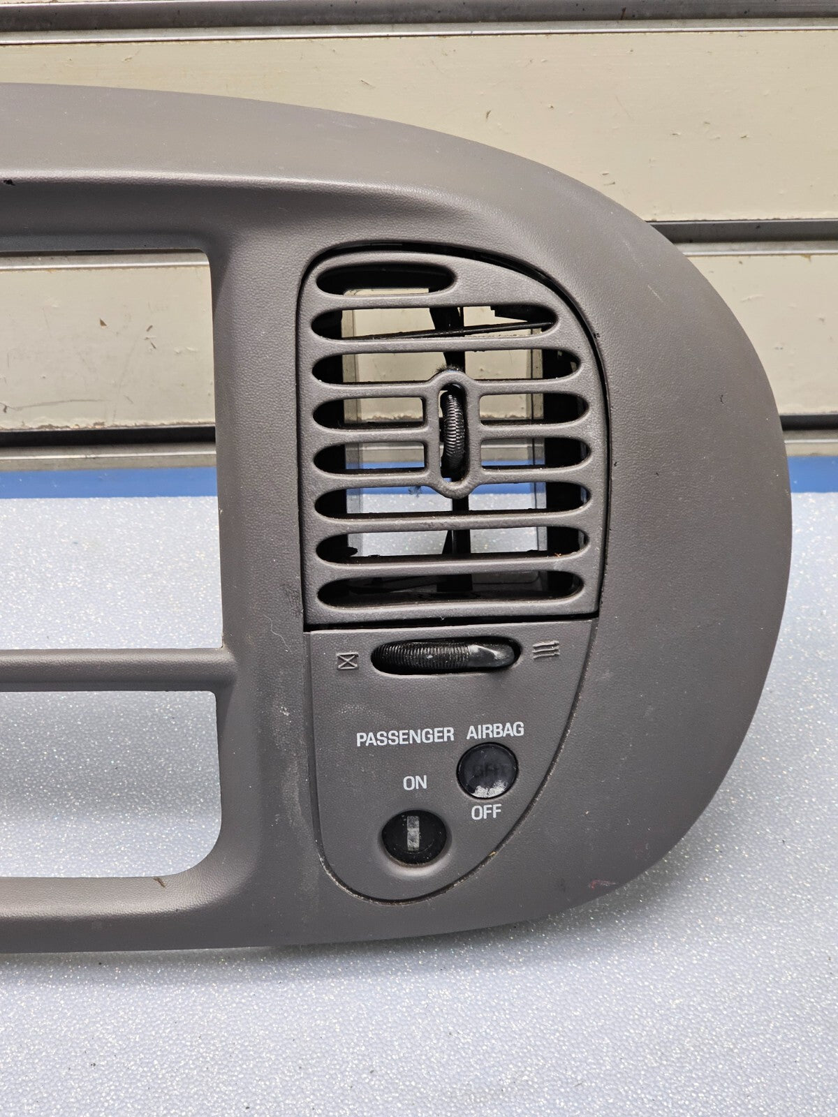 🔥97-03 Ford F150 Center Dash Radio Climate Trim Stereo BEZEL Panel Line GRAY