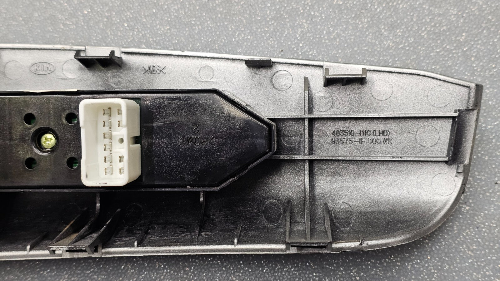 🔥05-10 Kia Sportage Front Right Passenger Window Control Switch Bezel Silver
