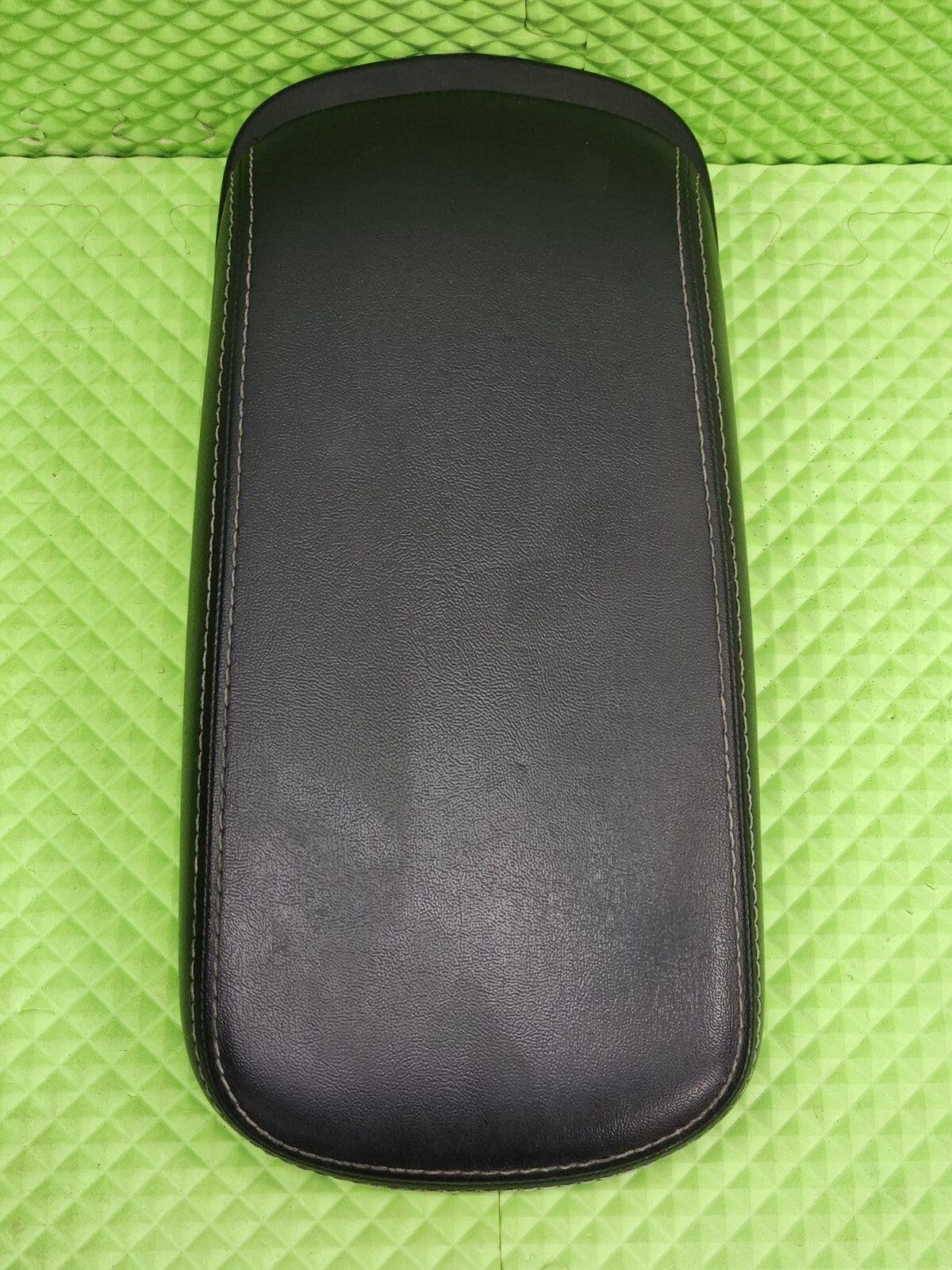 🔥2011-2014 CHRYSLER 200 DODGE AVENGER CENTER CONSOLE LID ARM REST BLACK