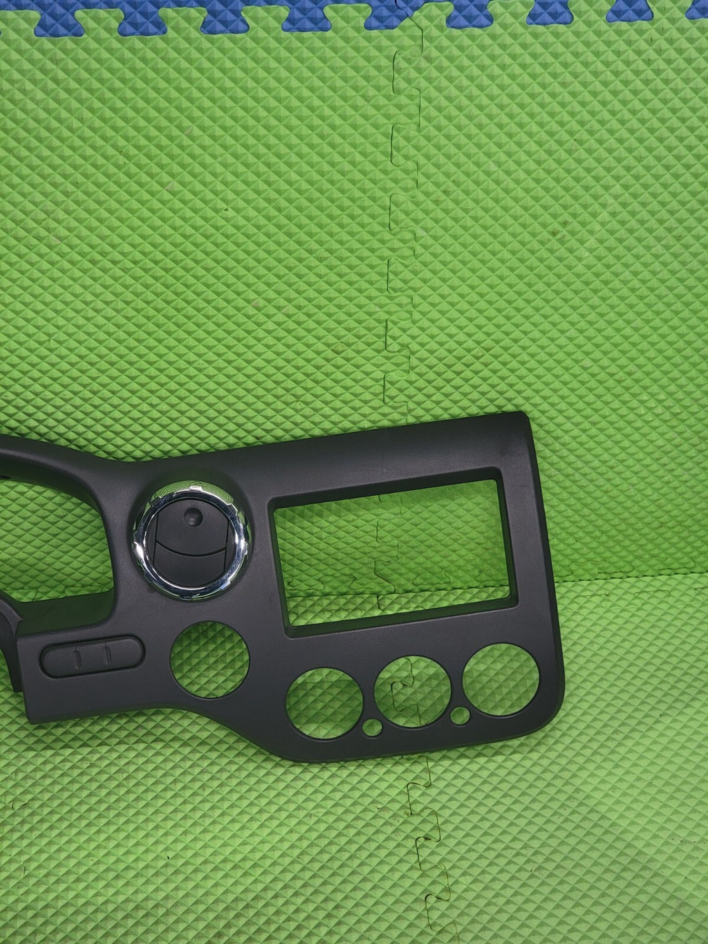 2003-2006 ford Expedition 4x4 Gauge Cluster Bezel Radio Manual Climate Control