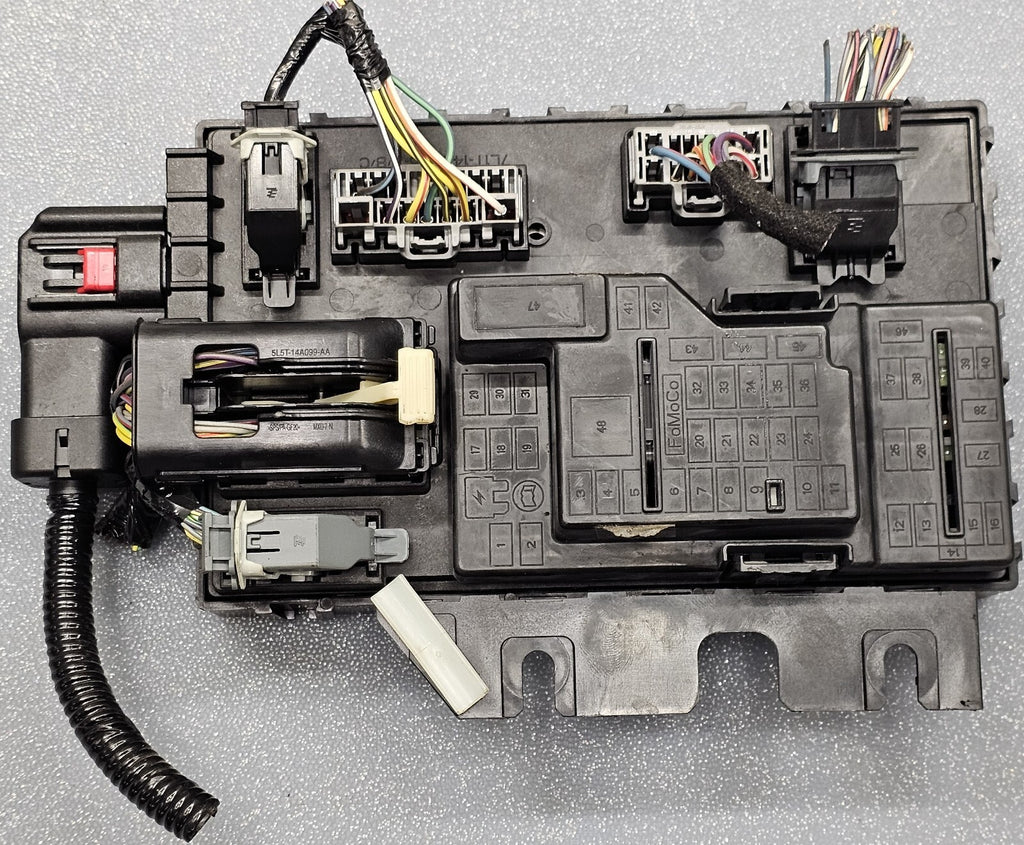 🔥09-12 Ford Escape Mercury Mariner Interior Cabin Fuse Box Relay Block Junction