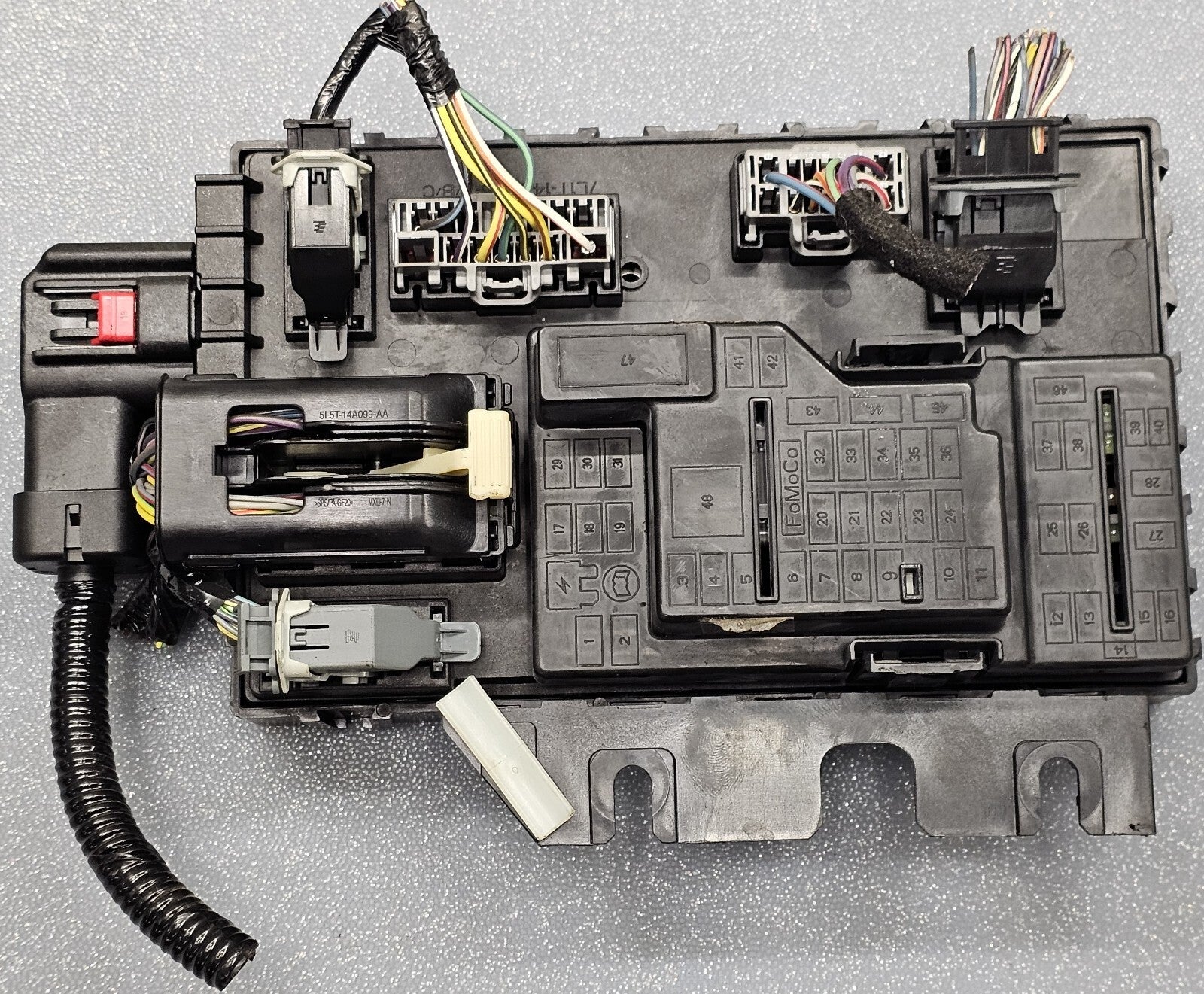 🔥09-12 Ford Escape Mercury Mariner Interior Cabin Fuse Box Relay Block Junction