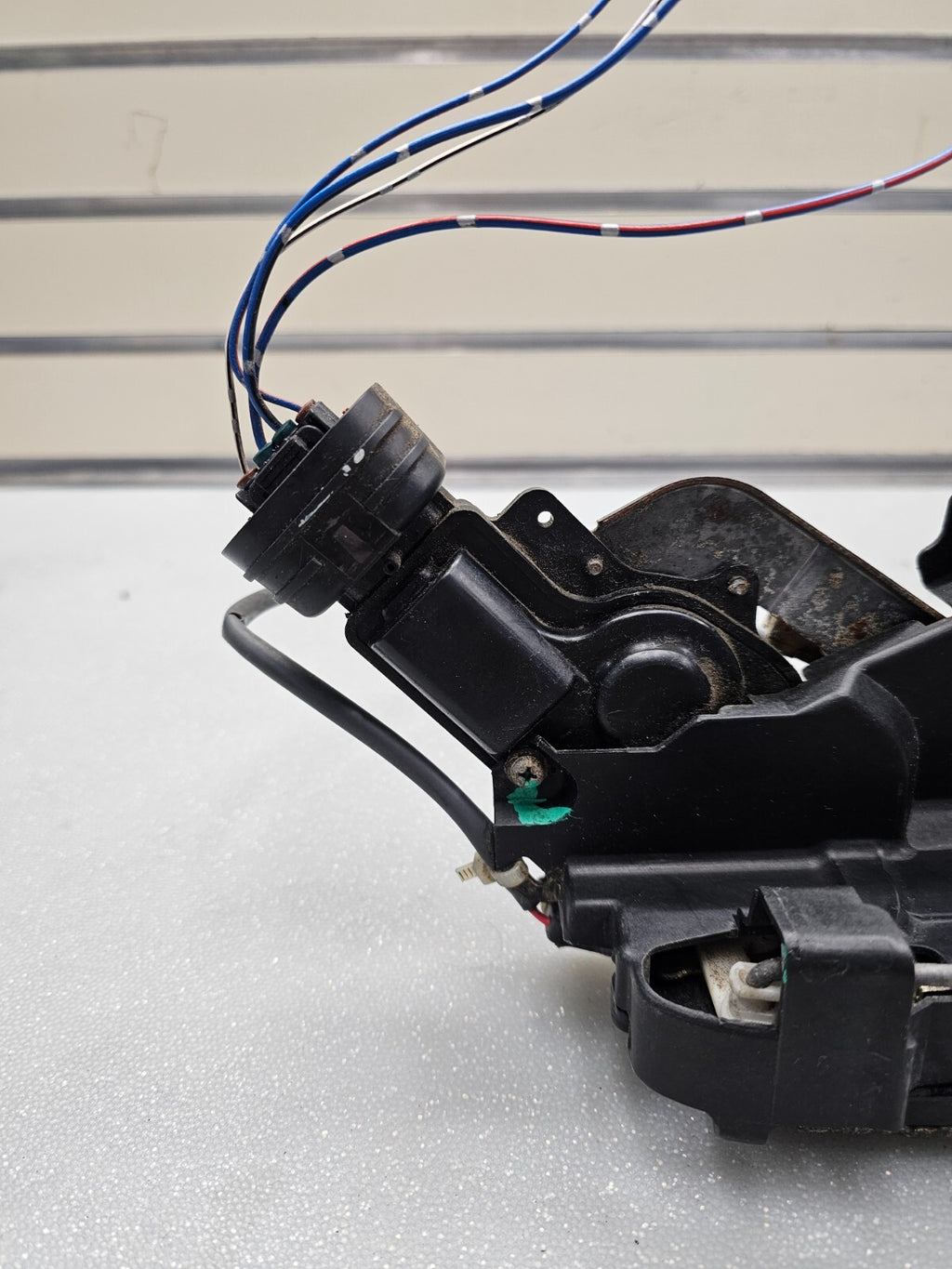 🔥97-01 Toyota Camry Front Left Driver Power Door Lock Actuator Latch Assembly