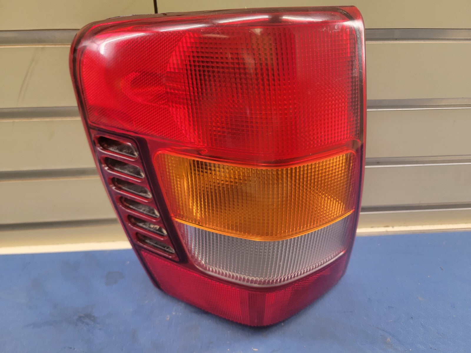 🔥99-04 Jeep Grand Cherokee LH Left Driver Side Tail Light Lamp Assembly OEM