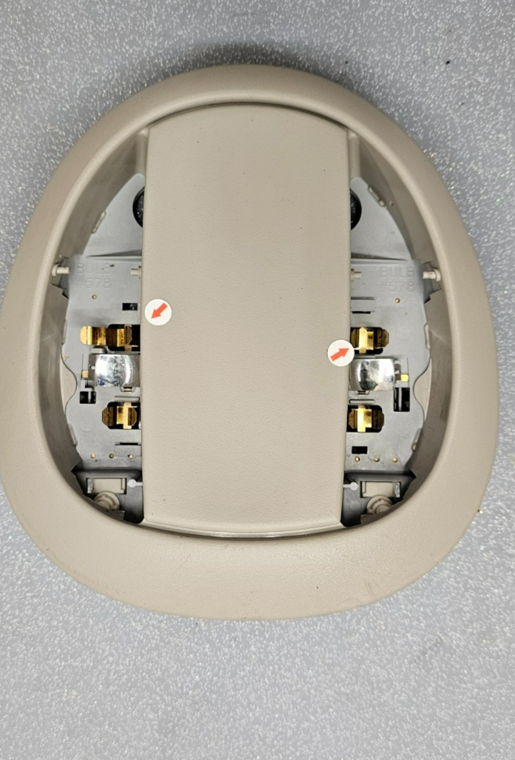 🔥01-07 Grand Caravan Town Country Overhead Console Dome Map light Assembly Tan