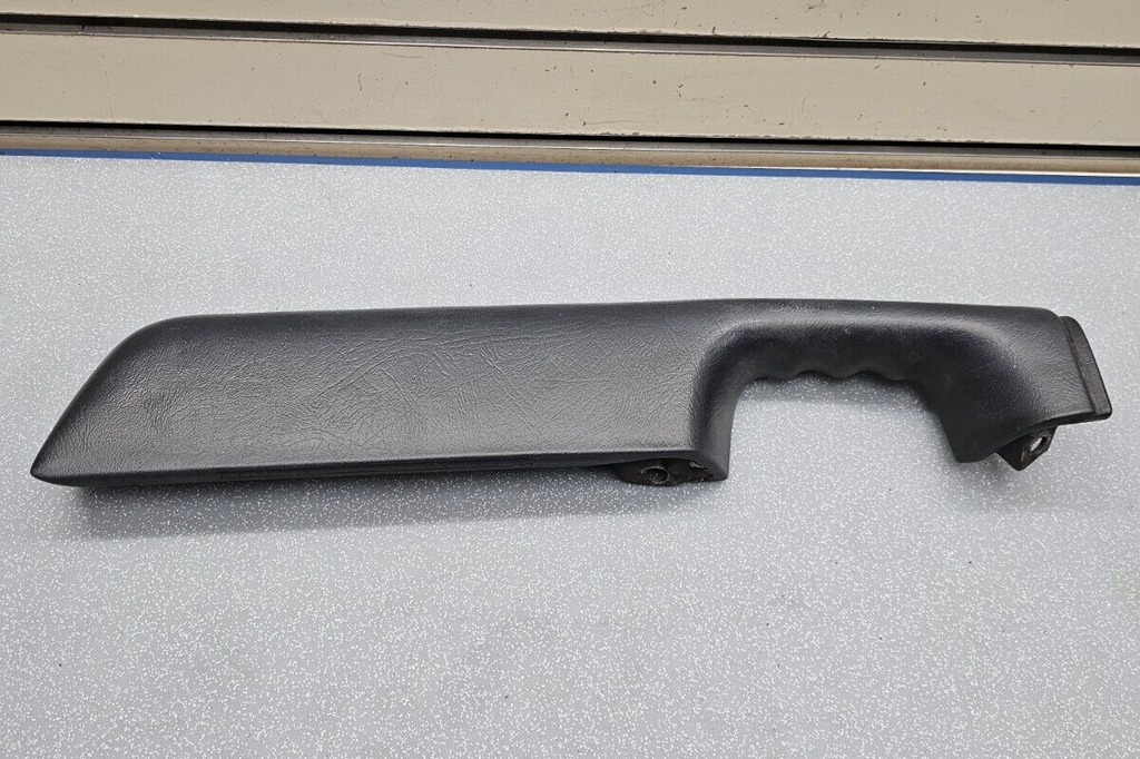 98-04 BLAZER S10 JIMMY SONOMA Door Panel Armrest Pull Handle Passenger Graphite