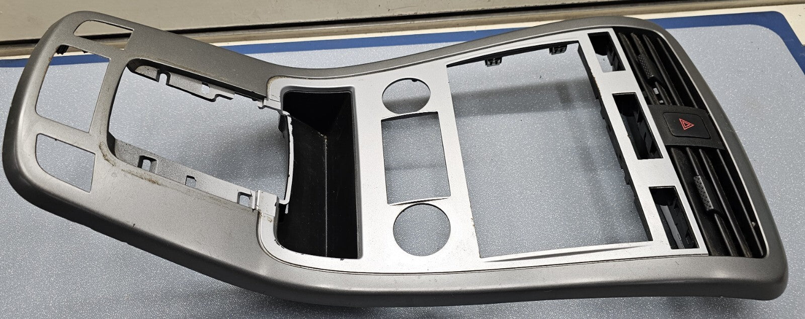🔥07-09 Equinox Center Dash AM FM Radio Stereo Climate Bezel Trim Panel Silver