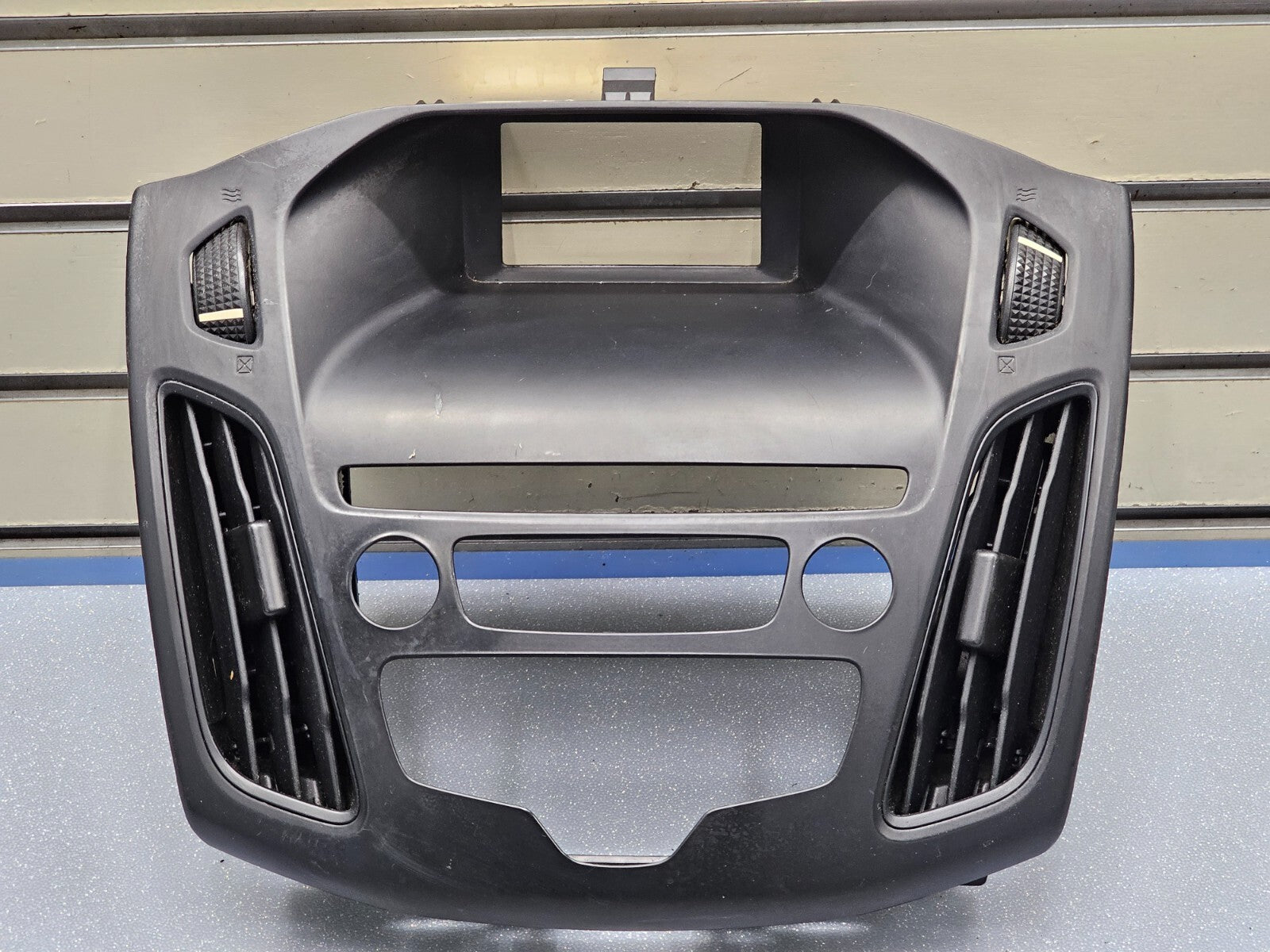 🔥15-17 Ford Focus SE Dash Trim Panel Radio Player Climate Control Bezel DK GRAY