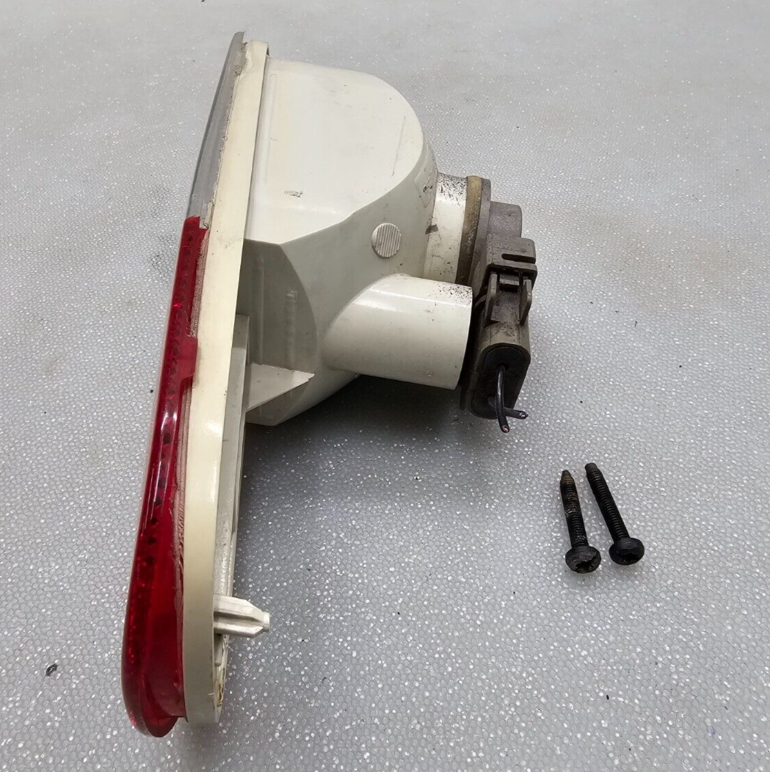 🔥01-05 Chrysler PT Cruiser Rear Right/Left Reverse Backup Light Lamp Assembly