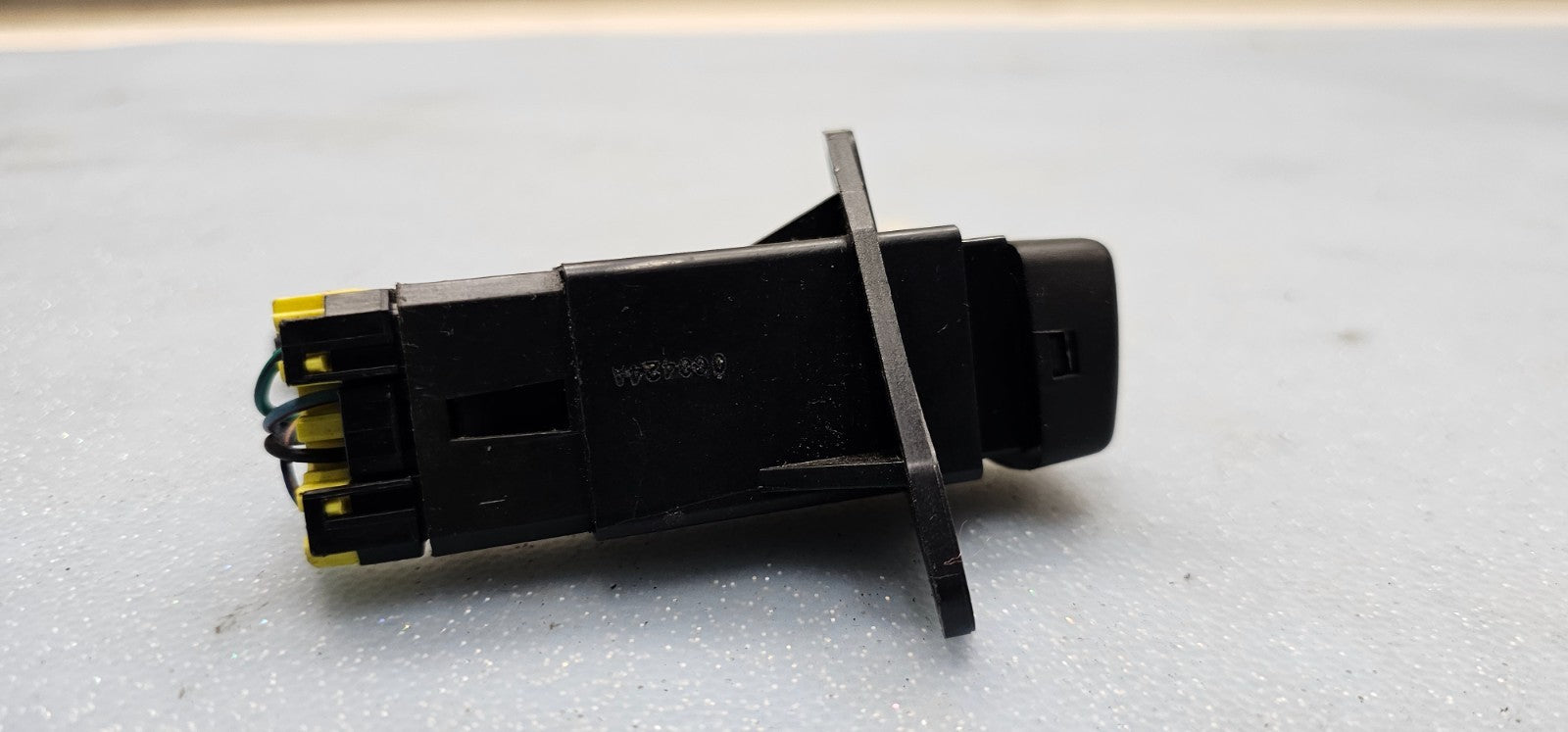 🔥99-02 Ford Expedition Navigator Rear Defroster Control Switch Assembly Black