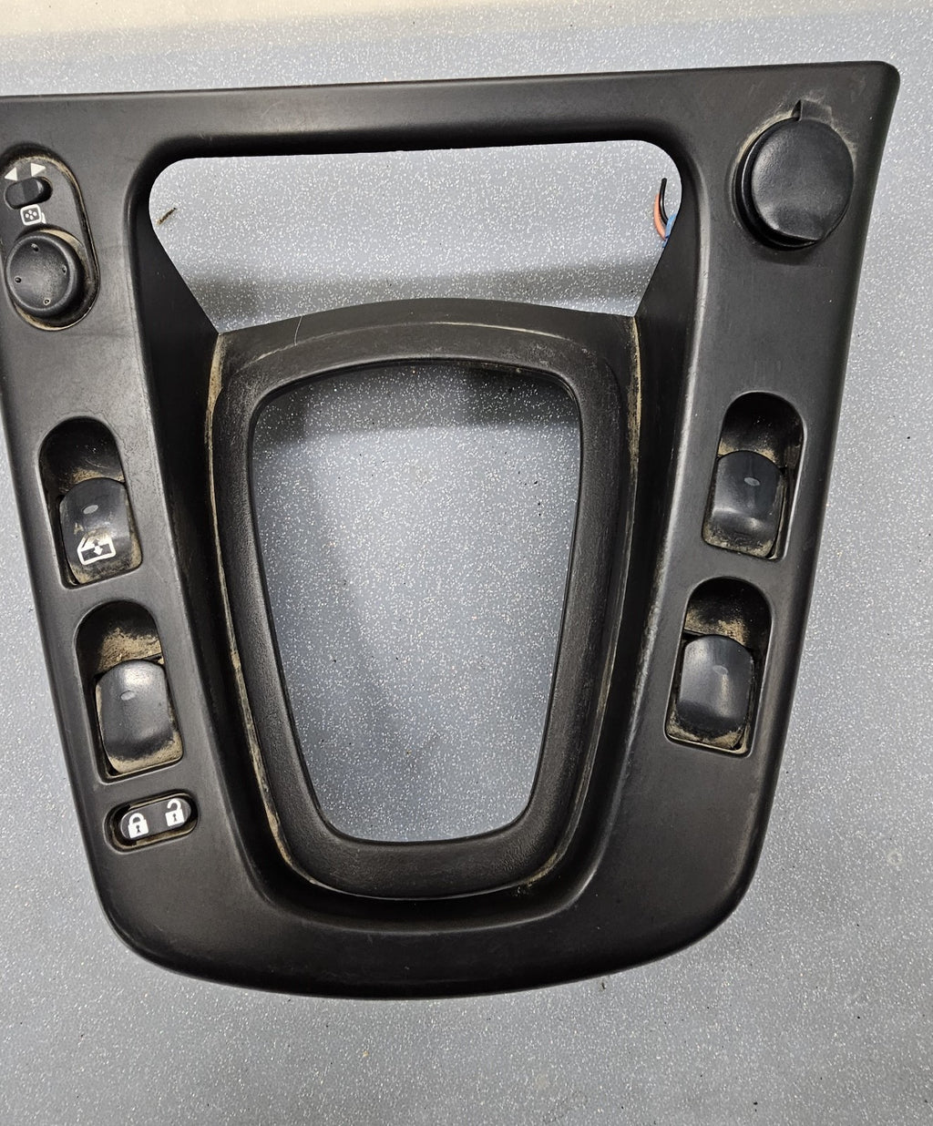 🔥06-07 Saturn Vue Console Master Power Window Switch Shifter Bezel OEM